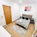 Rooms, Ideal Location For Tourists