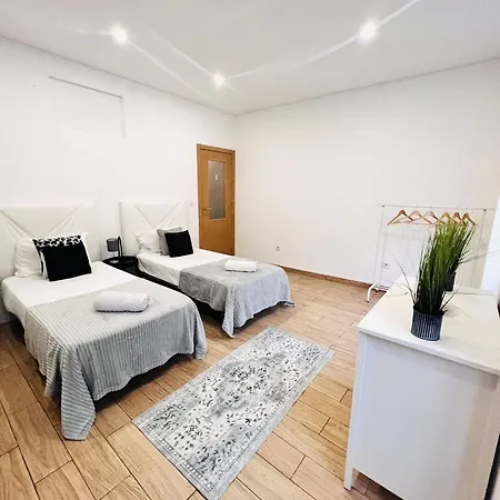 Rooms, Ideal Location For Tourists Hostel *
