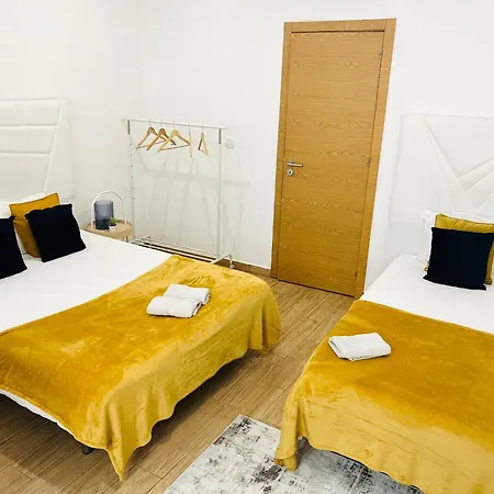 Rooms, Ideal Location For Tourists بيت شباب