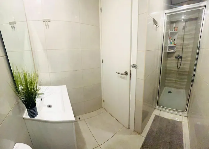 Rooms, Ideal Location For Tourists Hostel
