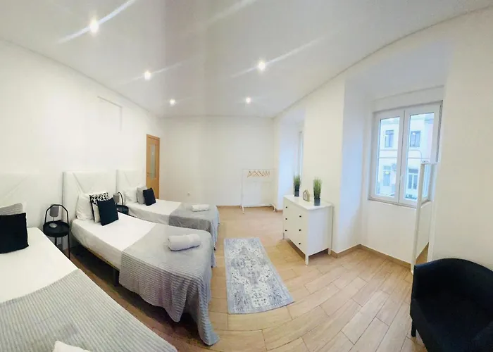 Rooms, Ideal Location For Tourists *